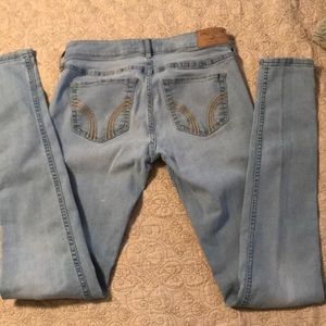 Hollister jeans size 3L. W26, L 33. LQQK!
